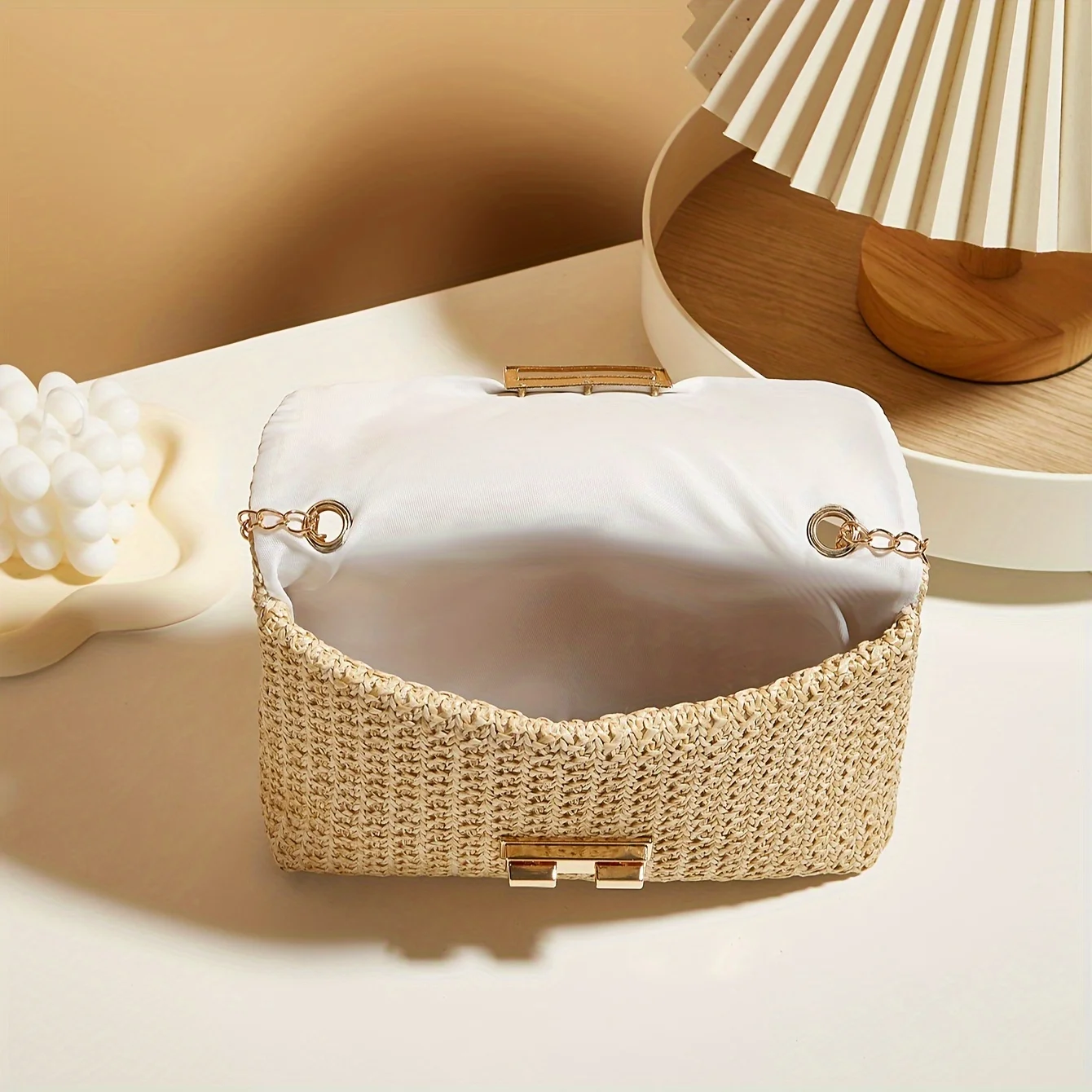 Bolsa de ombro feminina tecida à mão de palha, bolsa crossbody de cor sólida da moda com fecho de bloqueio