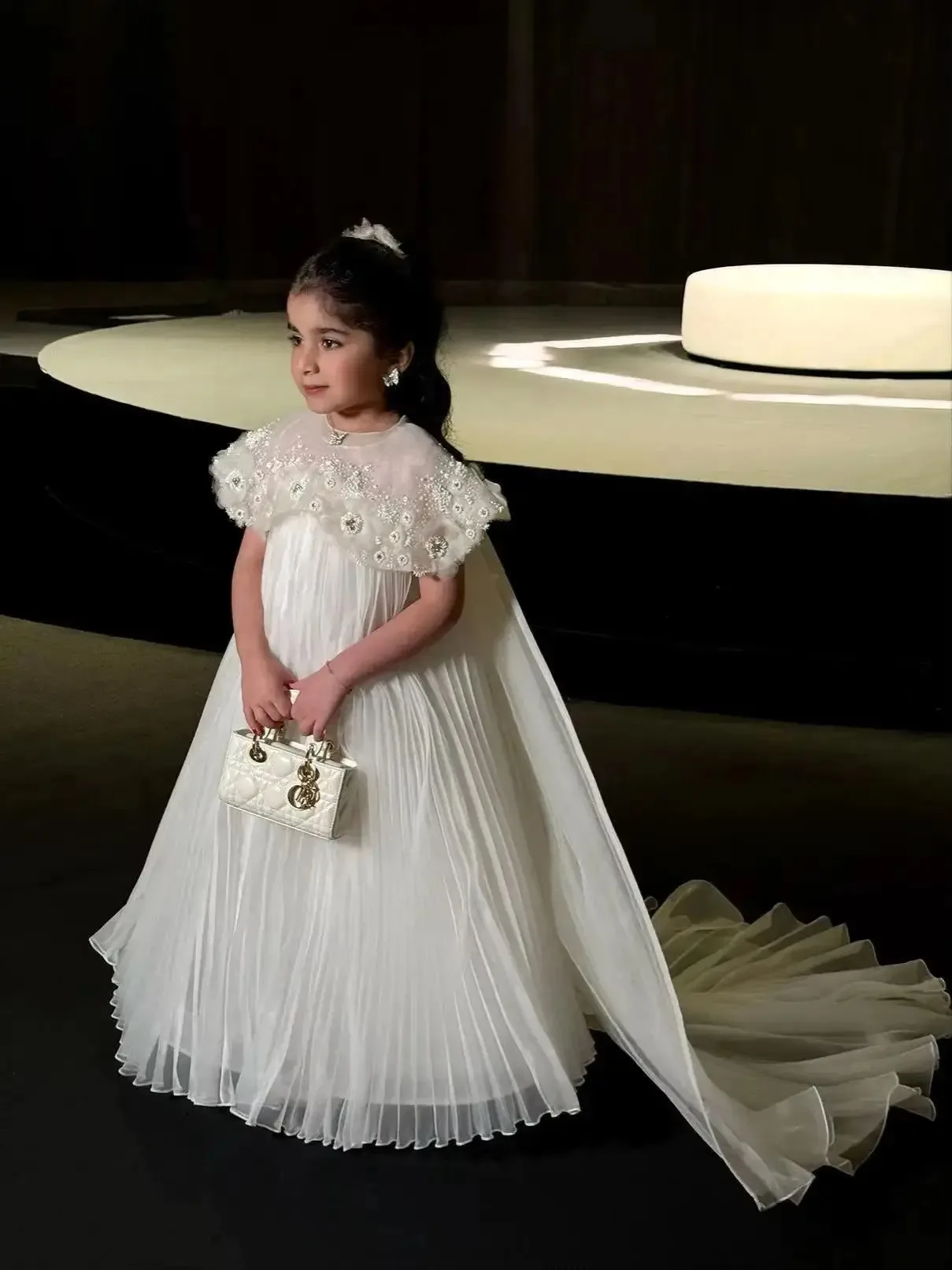 Vestidos blancos de flores para niña, apliques florales para boda, longitud hasta el suelo, fiesta de cumpleaños de princesa, vestidos de primera comunión personalizados