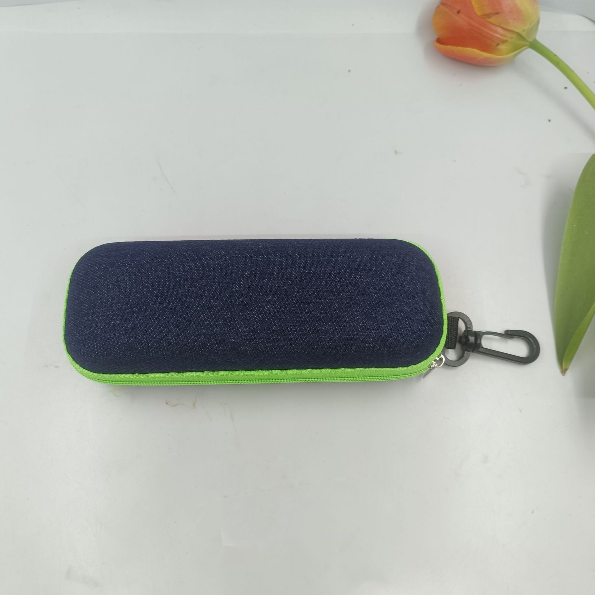 1PC  2025 New EVA Oxford Cloth Pressure resistant Sunglasses Box Zipper Bag Hook Black