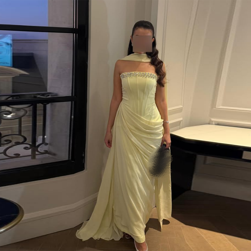 Maßgeschneiderte trägerlose Abendkleider mit Falten und Strasssteinen, drapiertes, gerades ProM-Kleid, modernes, langes, rückenfreies Chiffon-Partykleid