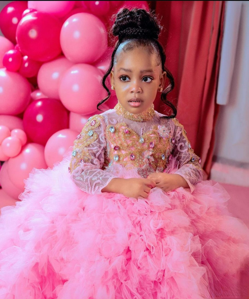 Layered ดอกไม้สาวชุด Tulle อัญมณีเลื่อมแขนยาวเจ้าหญิงเด็กของขวัญวันเกิด Ball First Communion Gowns