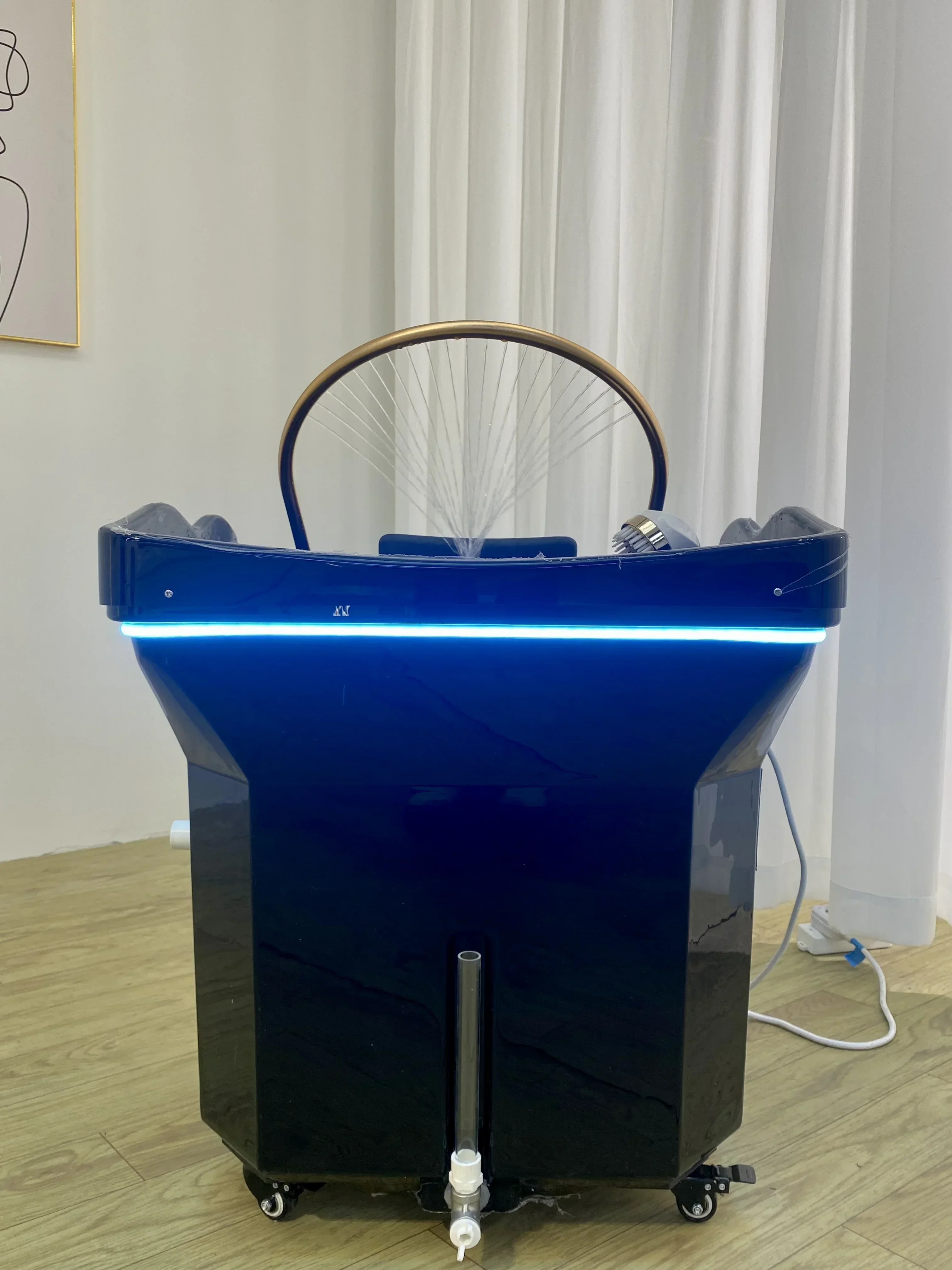 Tragbarer LED-Licht-Shampoo-Stuhl, schwarzes Kopfpflege-Spa-Bett mit Wassertank für Schönheitssalons