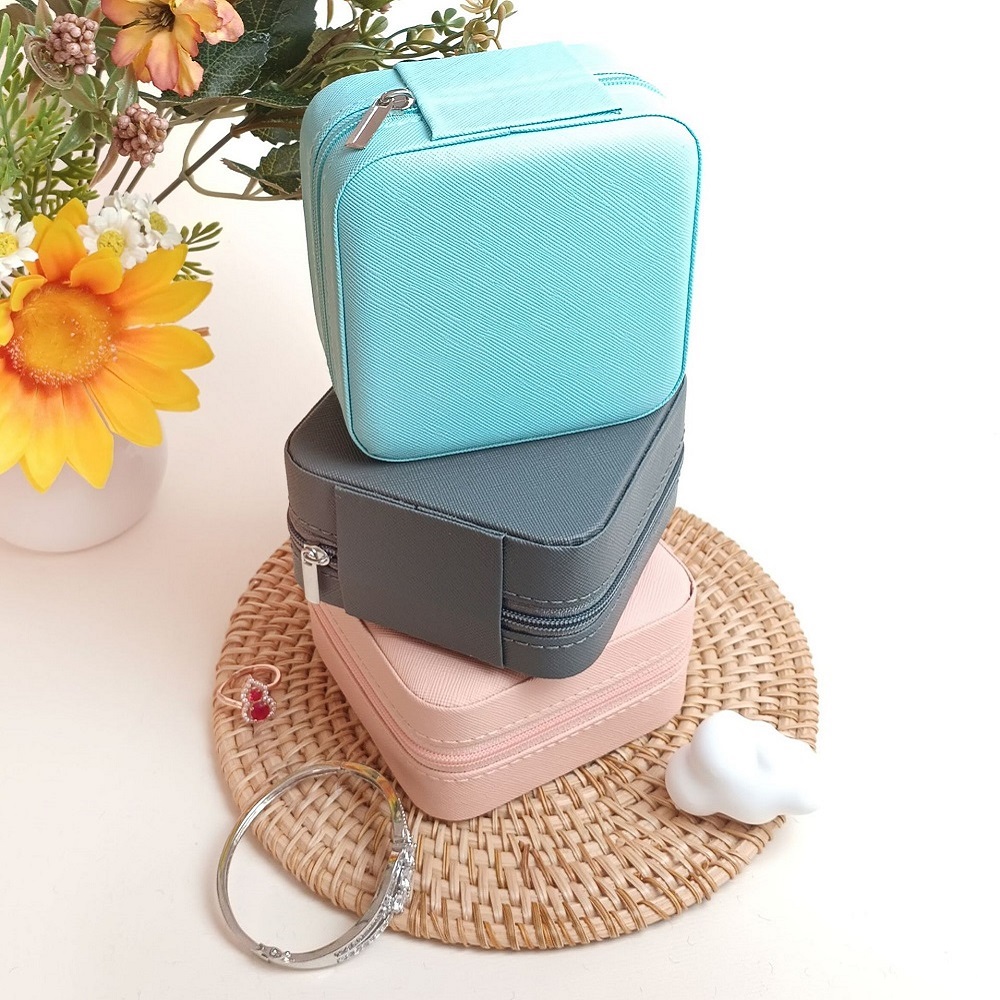 Mini Pudełko na Biżuterię Przenośne Domowe Podróżne Etui na Kolczyki Naszyjniki dla Kobiet Organizer na Pierścionki Skórzane PU Etui Ekspozycyjne