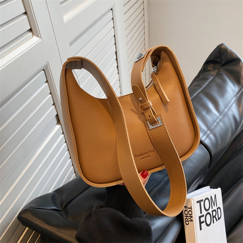 2024 nuova borsa da donna di fascia alta moda Versatile Texture Casual spalla ascellare borsa marea