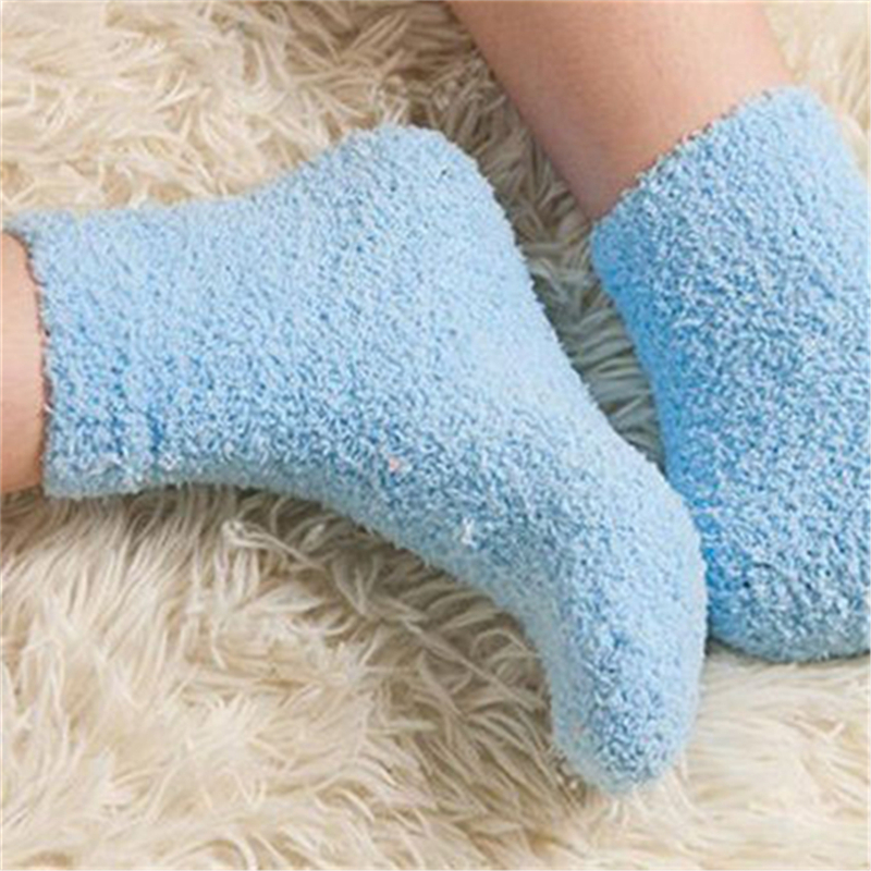 Calcetines de cama para mujer, Color puro, esponjosos, cálidos, regalo de Navidad para invierno, suelo suave, calcetines de terciopelo de lana Coral de Color caramelo para el hogar, envío directo