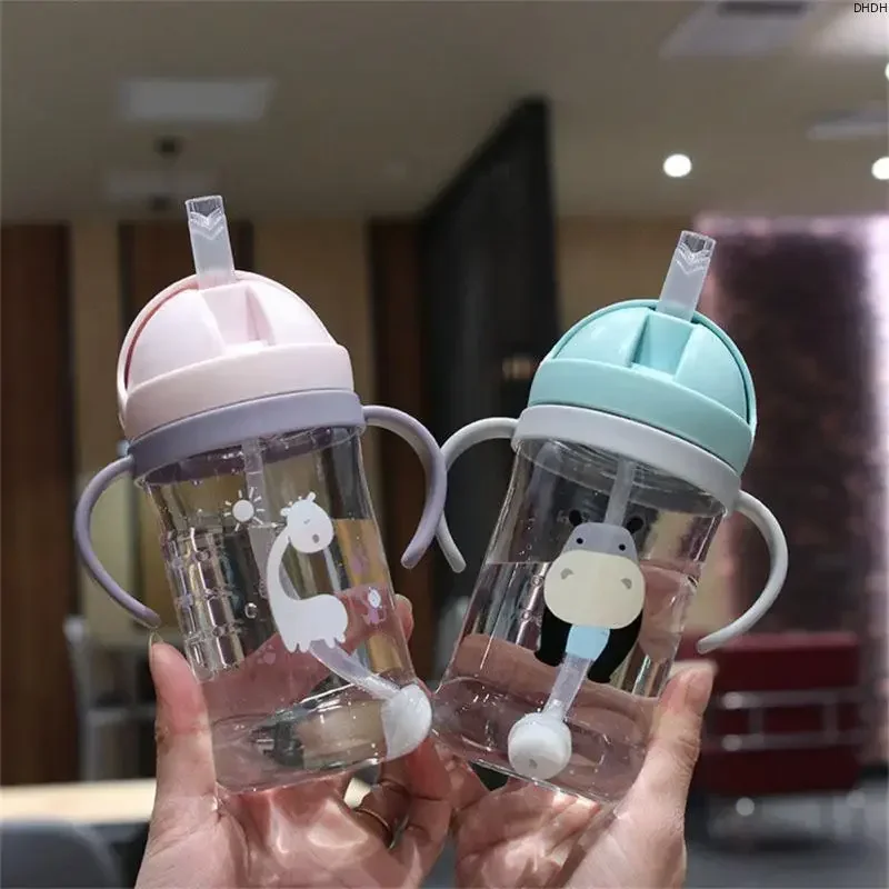 2025 만화 패턴 야외 어린이 마시는 병 짚 아기 먹이 컵 훈련 휴대용 손잡이 물병 Watercup