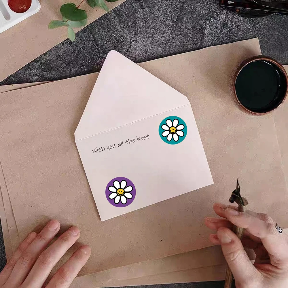 500 ピース/ロールかわいい漫画の花ステッカー報酬ステッカーラウンドフラワーシールラベルジャーナル手作りギフト包装装飾子供