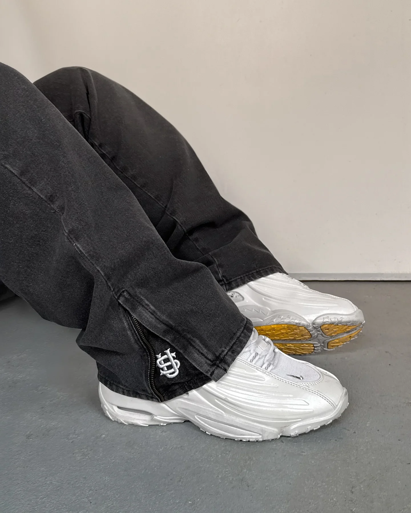 2025 Hip-Hop-Jeans mit goldenem Münze, Y2K-Retro-Hose mit niedriger Taille und weitem Bein und Reißverschluss, Y2K-Kleidung, Herrenmode, bestickte, lockere Jeans