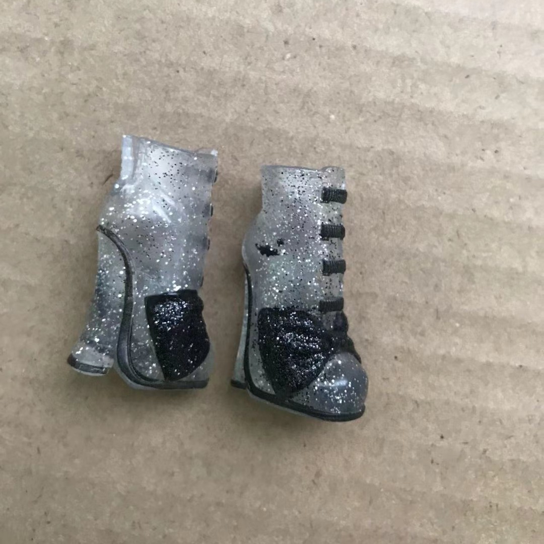 Chaussures originales pour mains de poupée, bottes, boucles d'oreilles, décors de remplacement, mains blanches, Beige et brunes, accessoires colorés pour poupée