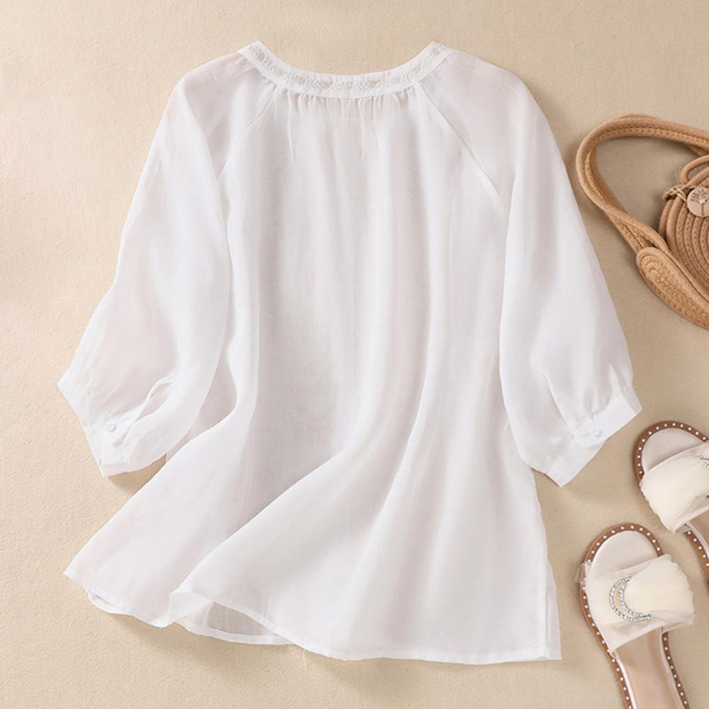 Cotton Linen Flower Embroidery Shirt Women Three Quarter Sleeves V Neck Casual Blouse Loose Solid Color Mother Blouse Women Top