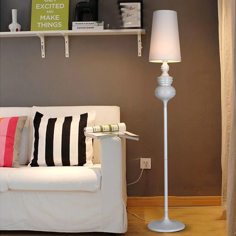 ปรับแต่ง retro Nordic ออกแบบสไตล์คลาสสิกห้องนั่งเล่นห้องนอนโซฟาแสง Ambient Lighting