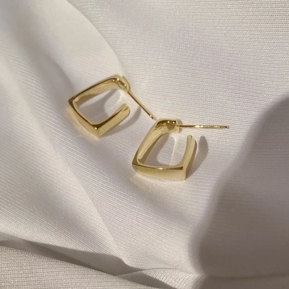 SUMENG ใหม่ U-Shaped Square Hoop ต่างหูสําหรับผู้หญิงหรูหราต่างหูวงกลมงานแต่งงานความงามแฟชั่นเครื่องประดับ Aretes 2024