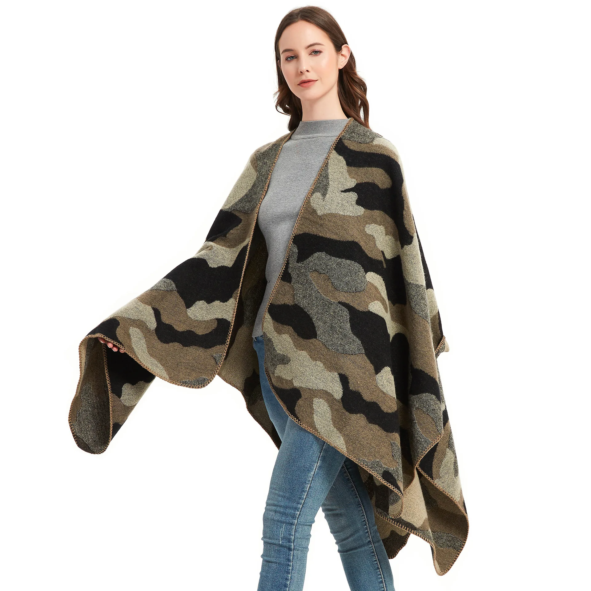 Acórios de Moda Fena 2025: X Decorativo de Fibra de Poliéster com Estampa Camuflada, Acolchoado, com Detalhe de Jac...