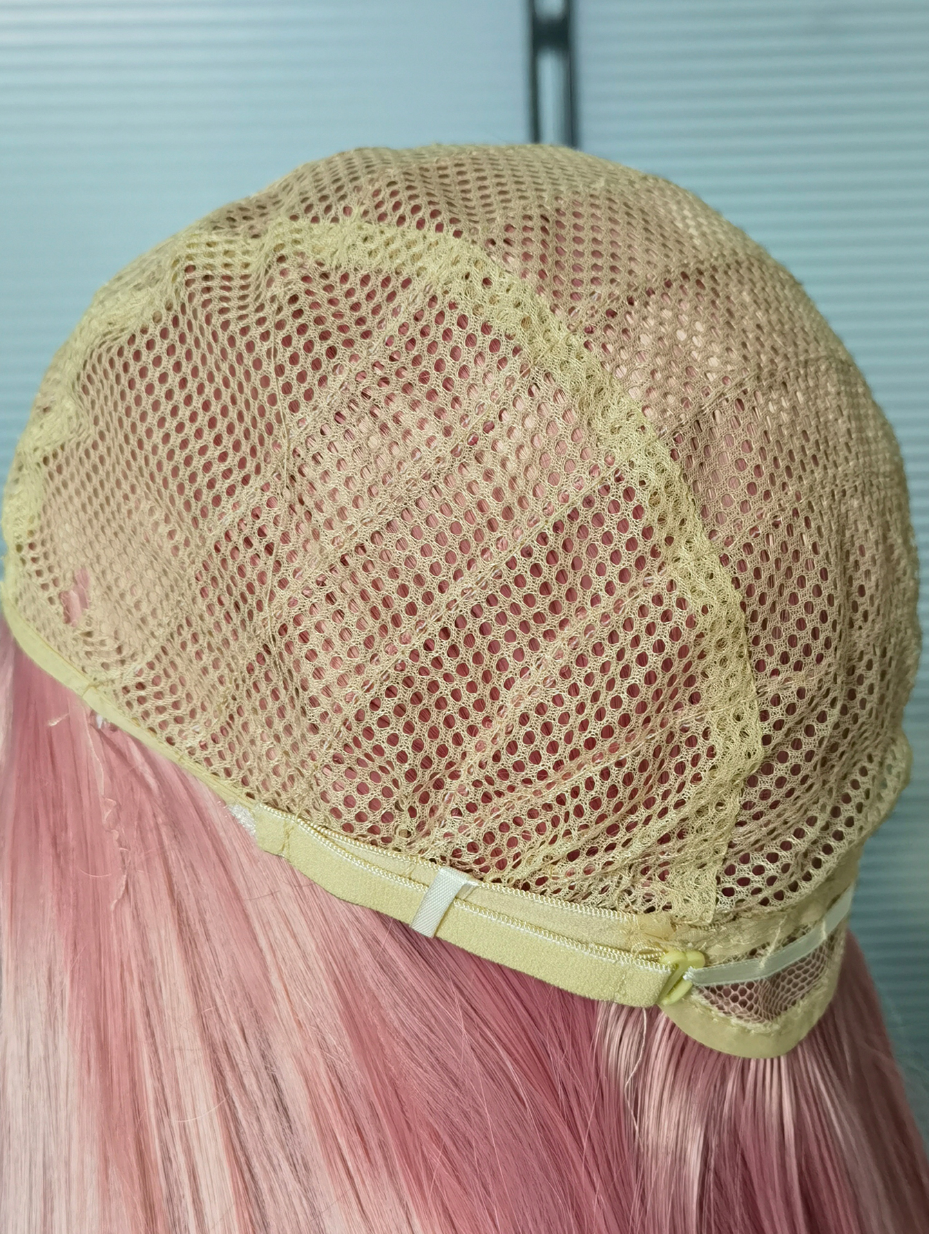 Aideshair Synthetische Pruik Mode Pruiken 28 "70Cm Lang Golvend Haar Hittebestendige Pruik Cosplay Pruik Voor Vrouwen Met Gratis Pruik Cap