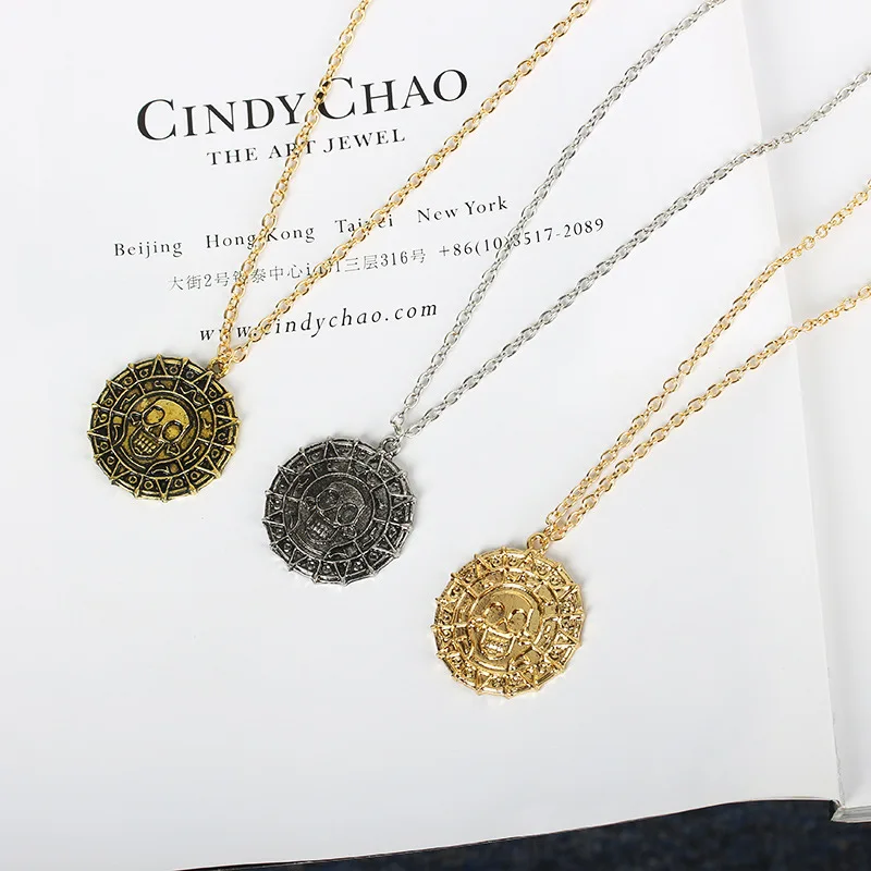 Collana con moneta d'oro azteca da uomo retrò in bronzo creativo, regalo, teschio azteco, collana pirata dei Caraibi, ciondolo per festa cosplay con teschio