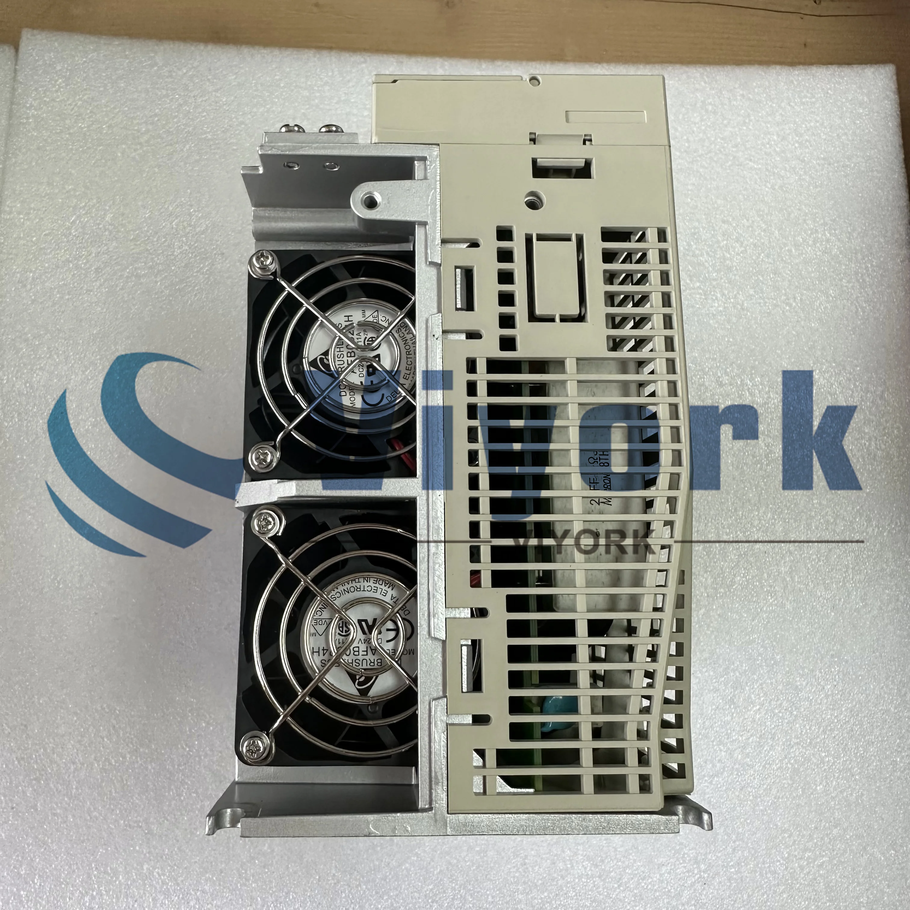 SGDM-30ADA SERVO DRIVE 200-230VAC 3 FASE 60/60HZ 18.6/24.8AMP 30W NUOVO