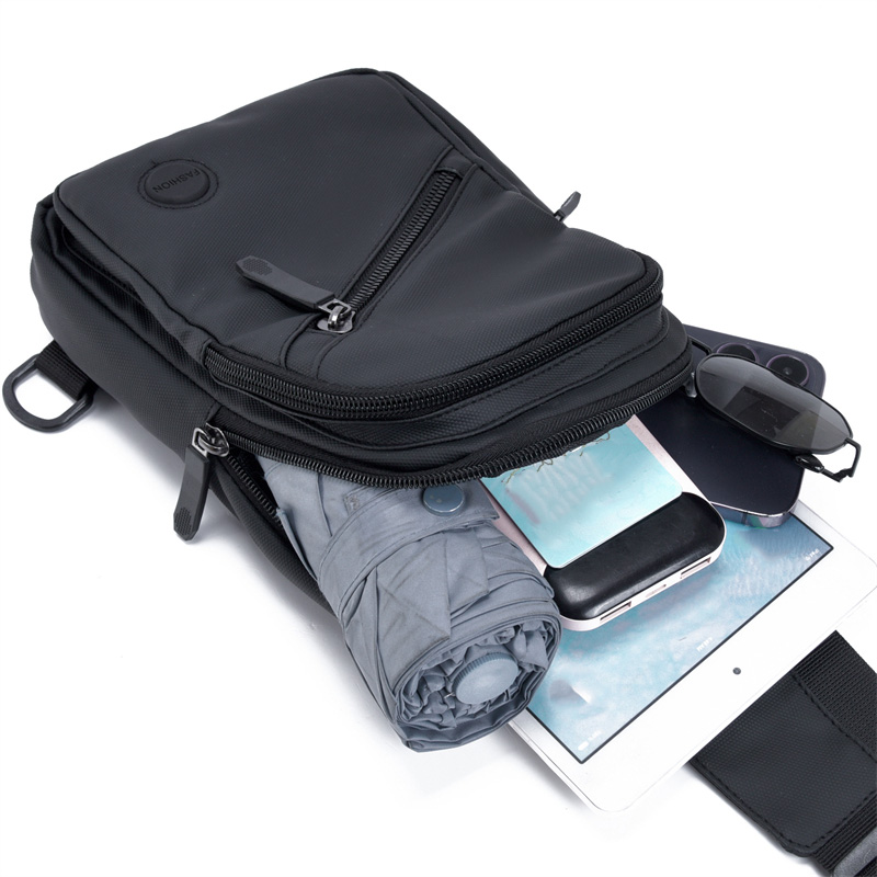 Męska torba crossbody z materiału imitującego skórę, lekka, wytrzymała torba na ramię do użytku na zewnątrz, duża pojemność.