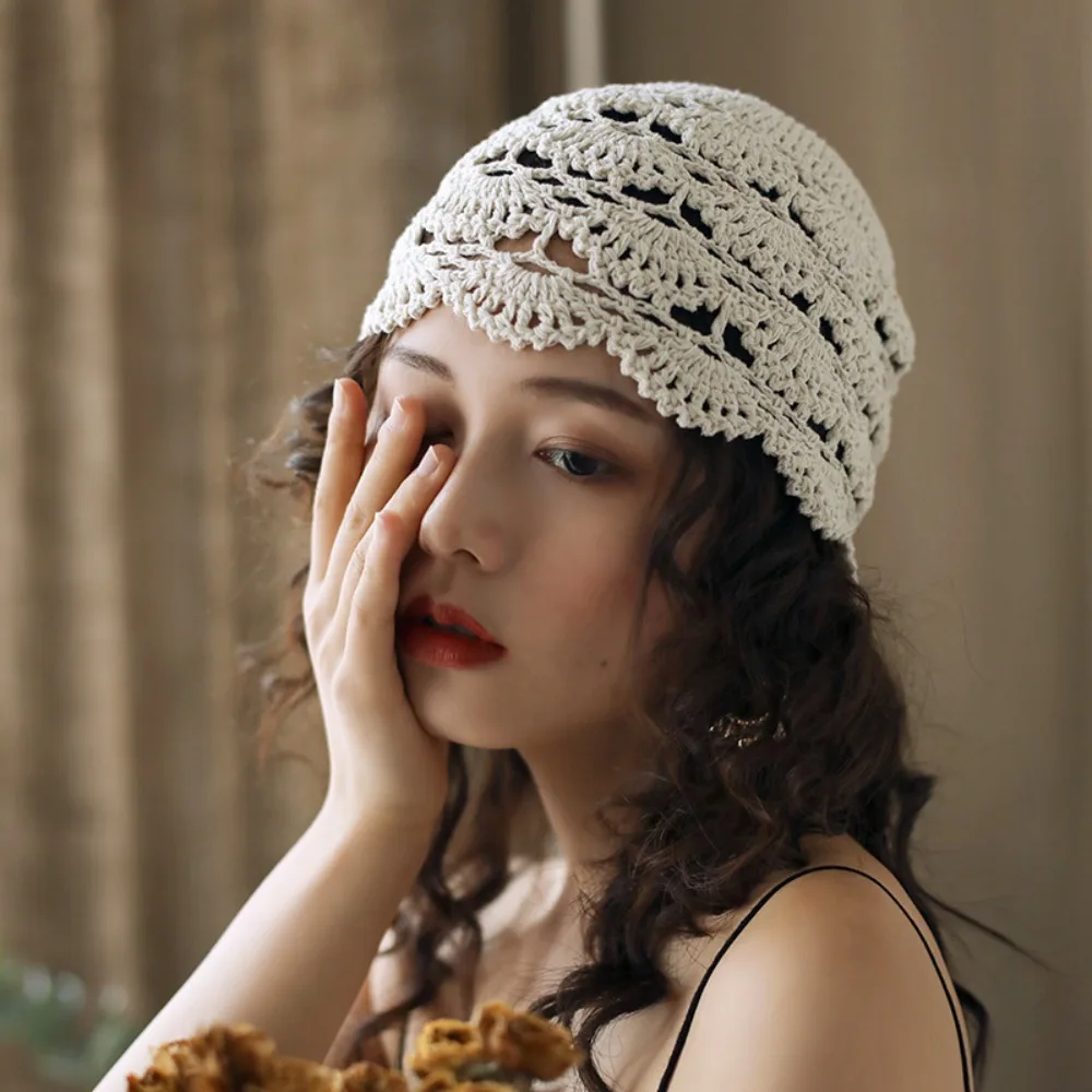 Gorro de punto ahuecado transpirable, boina de encaje con flores, gorro informal de moda para mujer