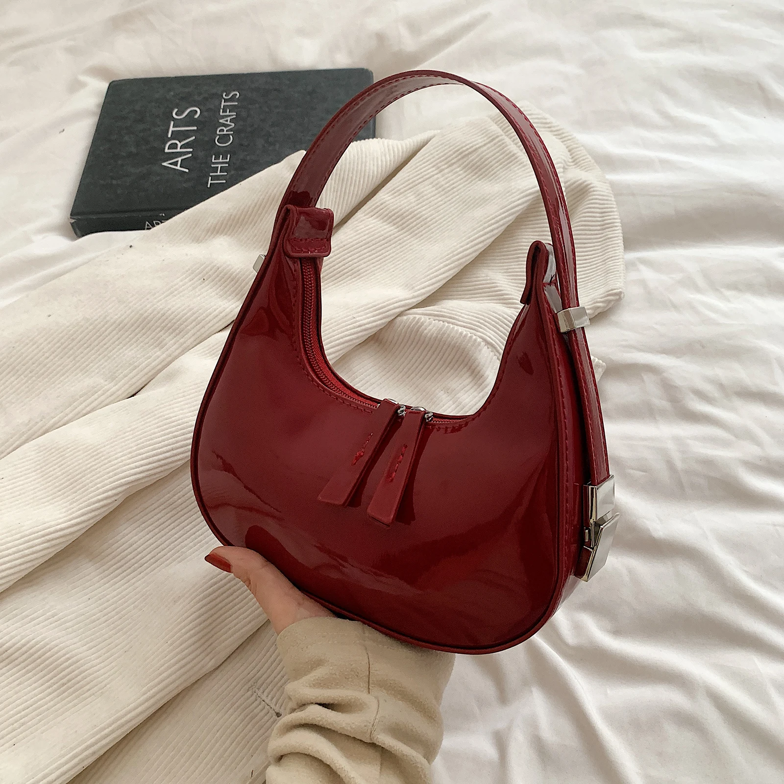Half Moon กระเป๋า Vintage PU หนังกระเป๋าถือขนาดเล็กแบรนด์หรูผู้หญิงไหล่กระเป๋า Retro สีแดงสุภาพสตรีรักแร้กระเป๋า Mini Totes