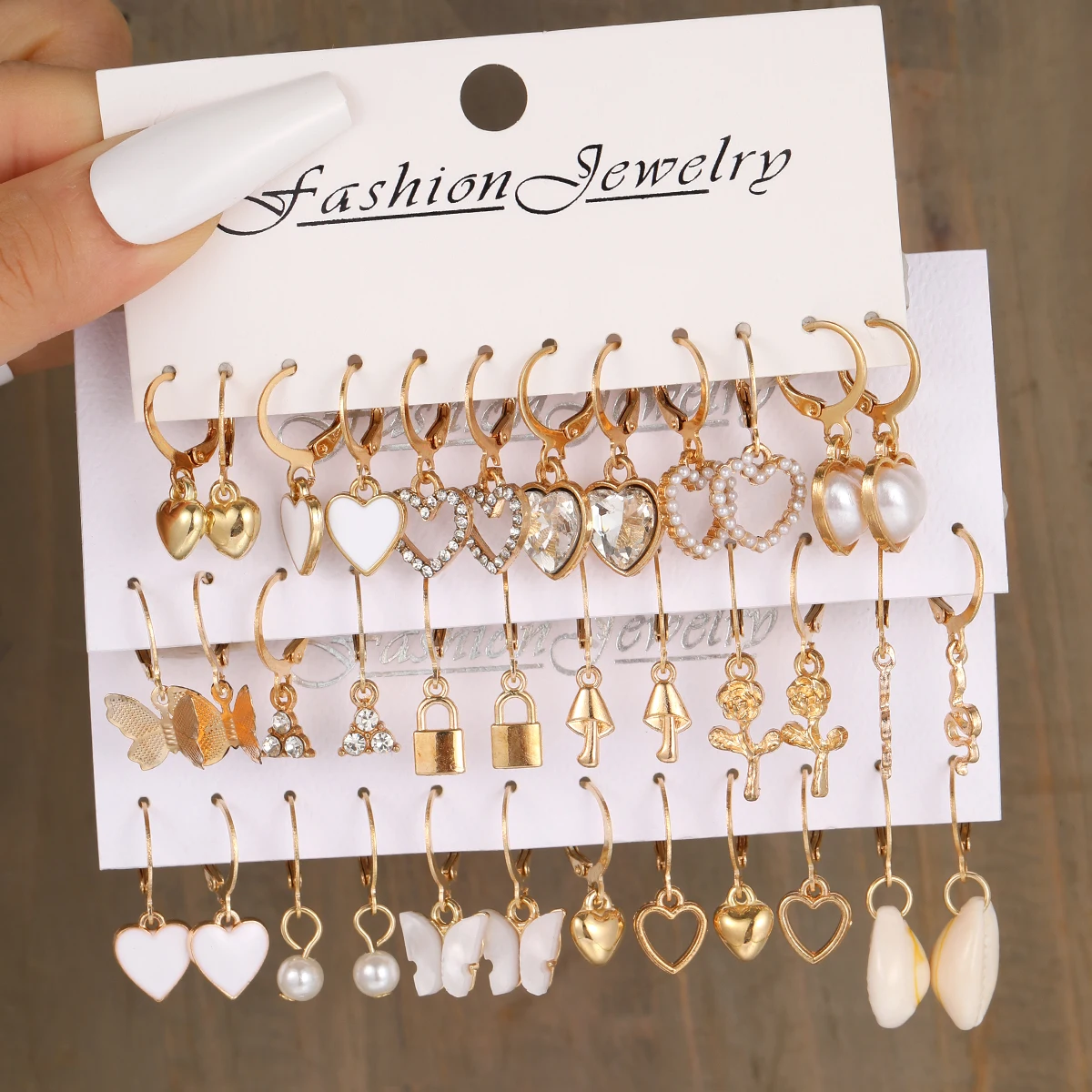 18-teiliges Damen-Ohrring-Set mit Schlangen- und Schmetterlings- und Pilzschloss, diamantbesetztem Zirkon-Perlen-Liebes-Ohrring-Set