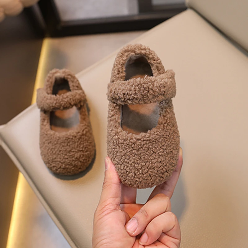 ฤดูหนาวเด็กใหม่แบนรองเท้าขนสัตว์ฝาครอบToe Lightเด็กอบอุ่นรองเท้าสบายๆ2024 Plush Warm Non-Slip Leisure Comfyชายหญิงรองเท้า