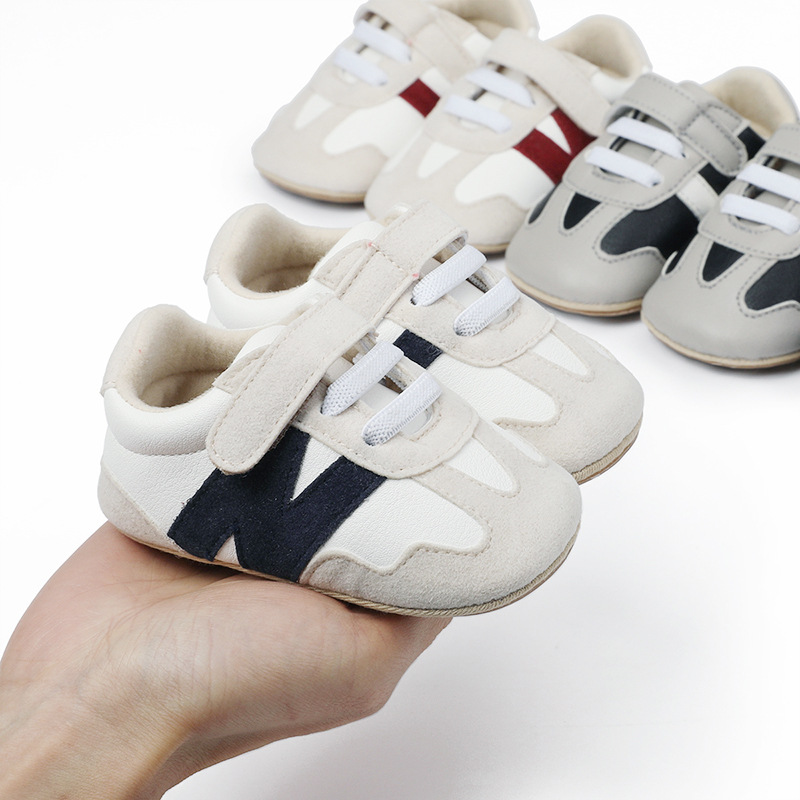 Novo 0-1y bebê recém-nascido moda versátil estilo esportivo retalhos cor fundo macio antiderrapante camurça infantil sapatos da criança