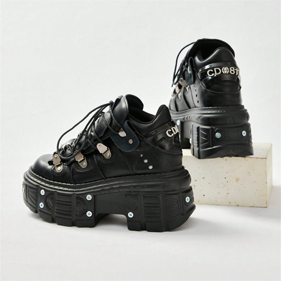 Zapatos negros de estilo Punk para mujer, decoración de Metal Rock, zapatos de plataforma con altura de tacón con cordones, zapatillas góticas para hombre, botines para mujer, novedad de 2025