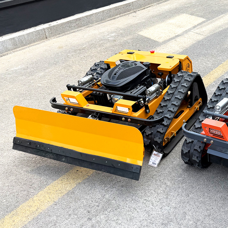 Aangepaste fabriekslevering CE EPA dieselmotor All Terrain grassnijmachine Landbouw rubberen rupsen met sneeuwschuiver