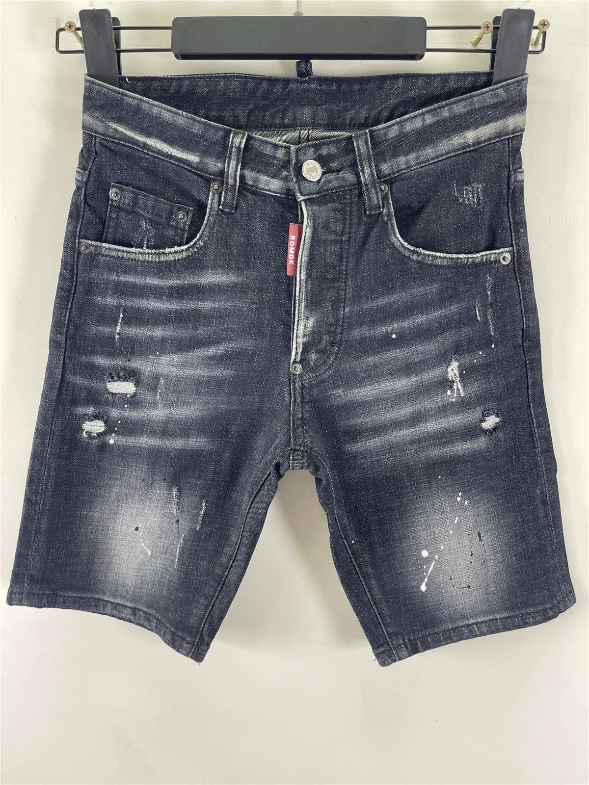 2025 Verano D2 Jeans Lavado con agua Parche de agujero desgastado Negro Slim Fit Micro Pantalones cortos de mezclilla elásticos para hombres