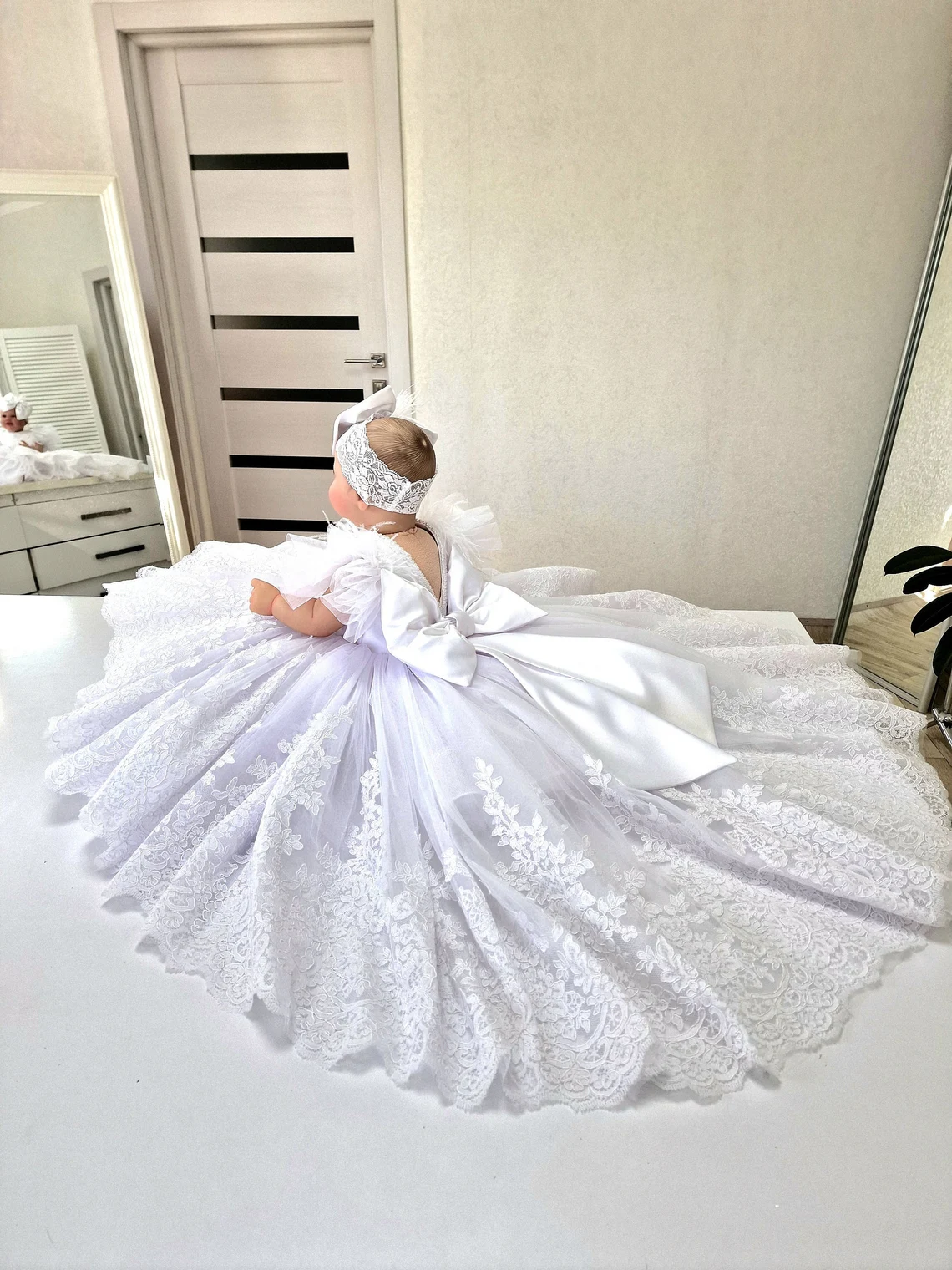 Robes de baptême en dentelle blanche pour bébés et tout-petits, tenues de fête pour nouveau-nés, plumes et perles, première Communion, bal de mariage, baptême