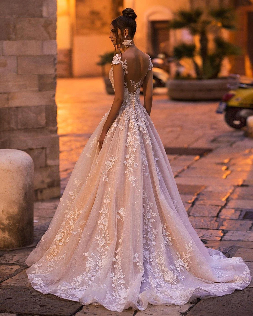 Bohoชุดแต่งงานสําหรับผู้หญิงSheerปิดไหล่Backlessลูกไม้Appliquesชุดเจ้าสาวElegant Vestidos De Novia