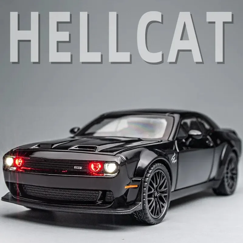 1: 32 Challenger Hellcat STR Red Eyes Zabawkowy samochód DieCast Pojazdy Metel Cars Dekoracja Model samochodów z dźwiękiem i światłem
