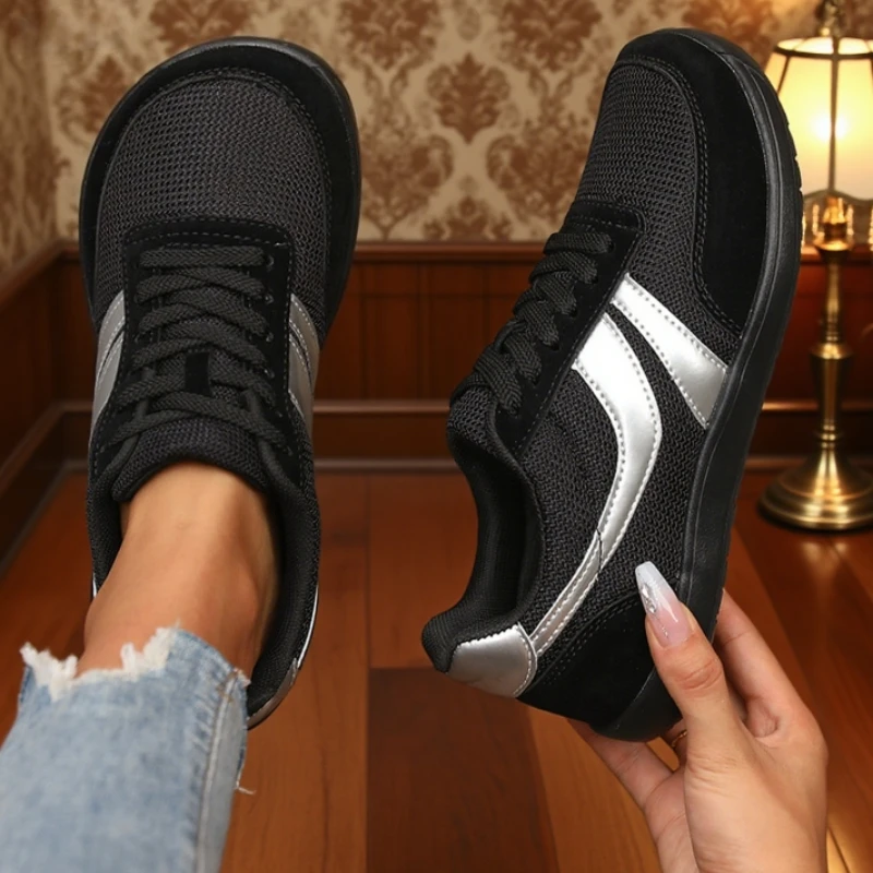 Baskets pour femmes pieds nus décontracté large dernière mode toile plat conseil chaussure 2025 nouveau bout large respirant maille chaussures de course