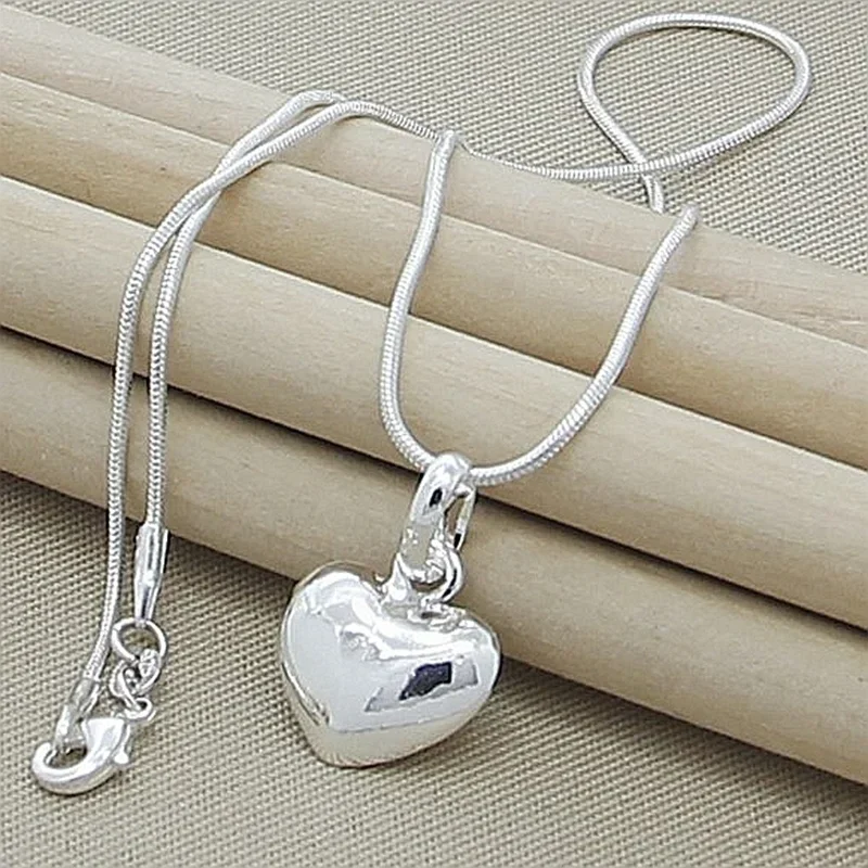 Collana con ciondolo a forma di cuore piccolo solido color argento Catena a serpente da 16-30 pollici per regali di gioielli di moda con fascino da sposa da donna