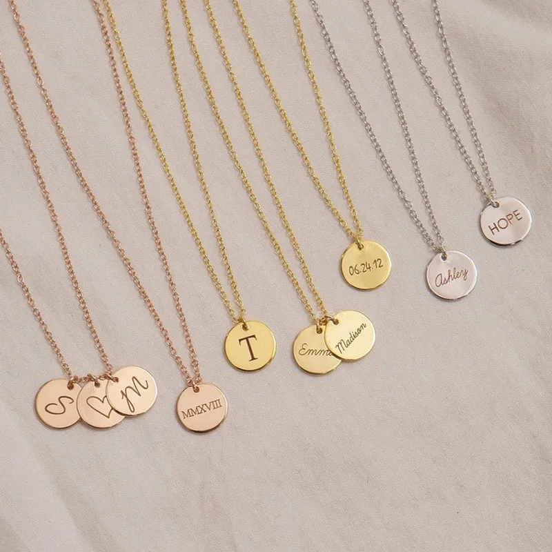 Collar con nombre grabado personalizado, colgante de moneda de disco redondo de acero inoxidable con fecha, gargantilla de cadena con texto personalizado para mujer y novia