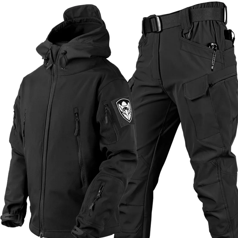 Low Price Sale of Men's Outdoor New Soft Shell Waterproof and Cut Resistant Thick Wool Fleece Multi Pocket Tactical Set