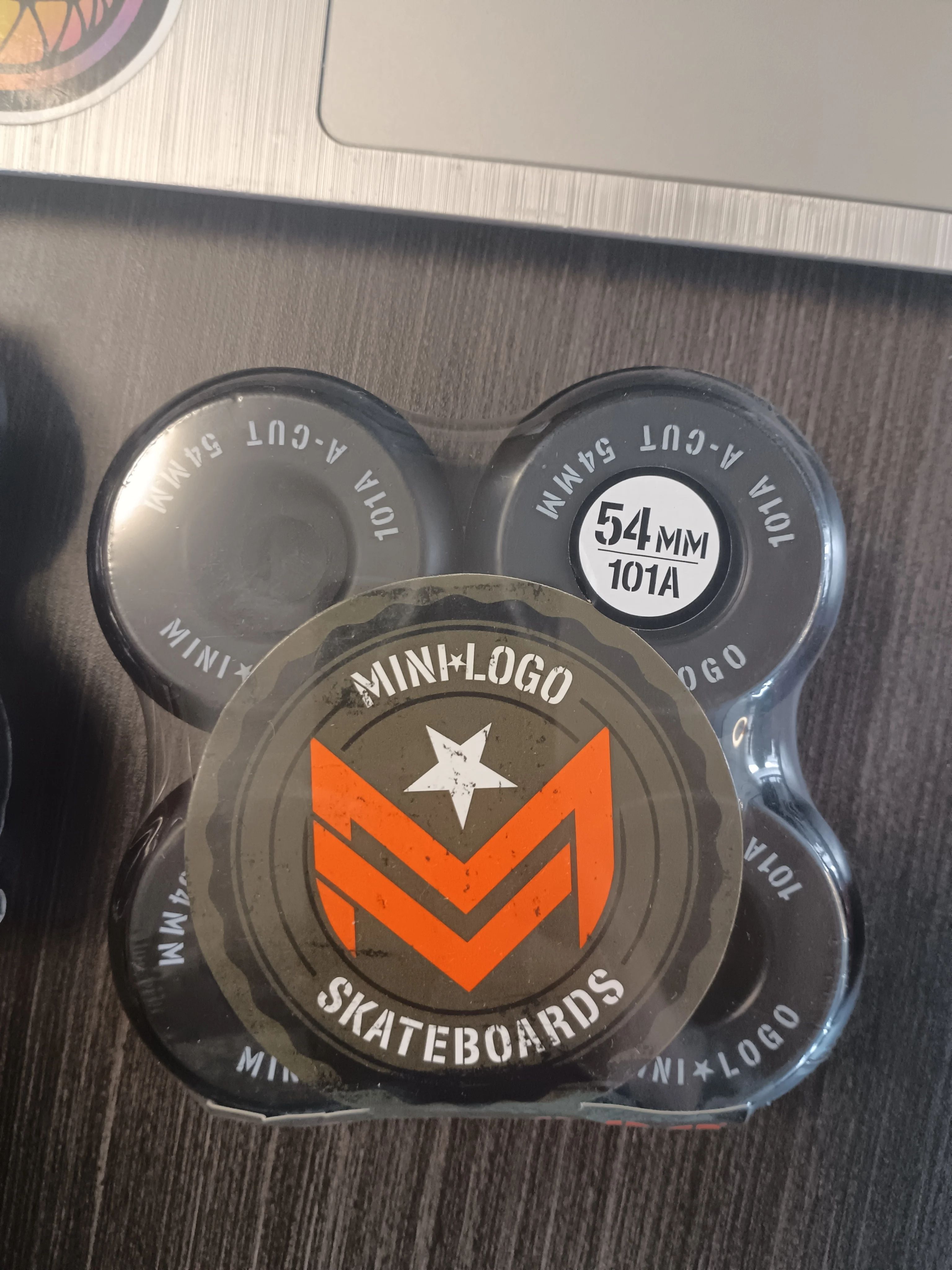 オリジナルミニロゴスケートボードホイール 53 ミリメートル 54 ミリメートル 56 ミリメートル 58 ミリメートル 60 ミリメートル 90a 95a 101a 4 個
