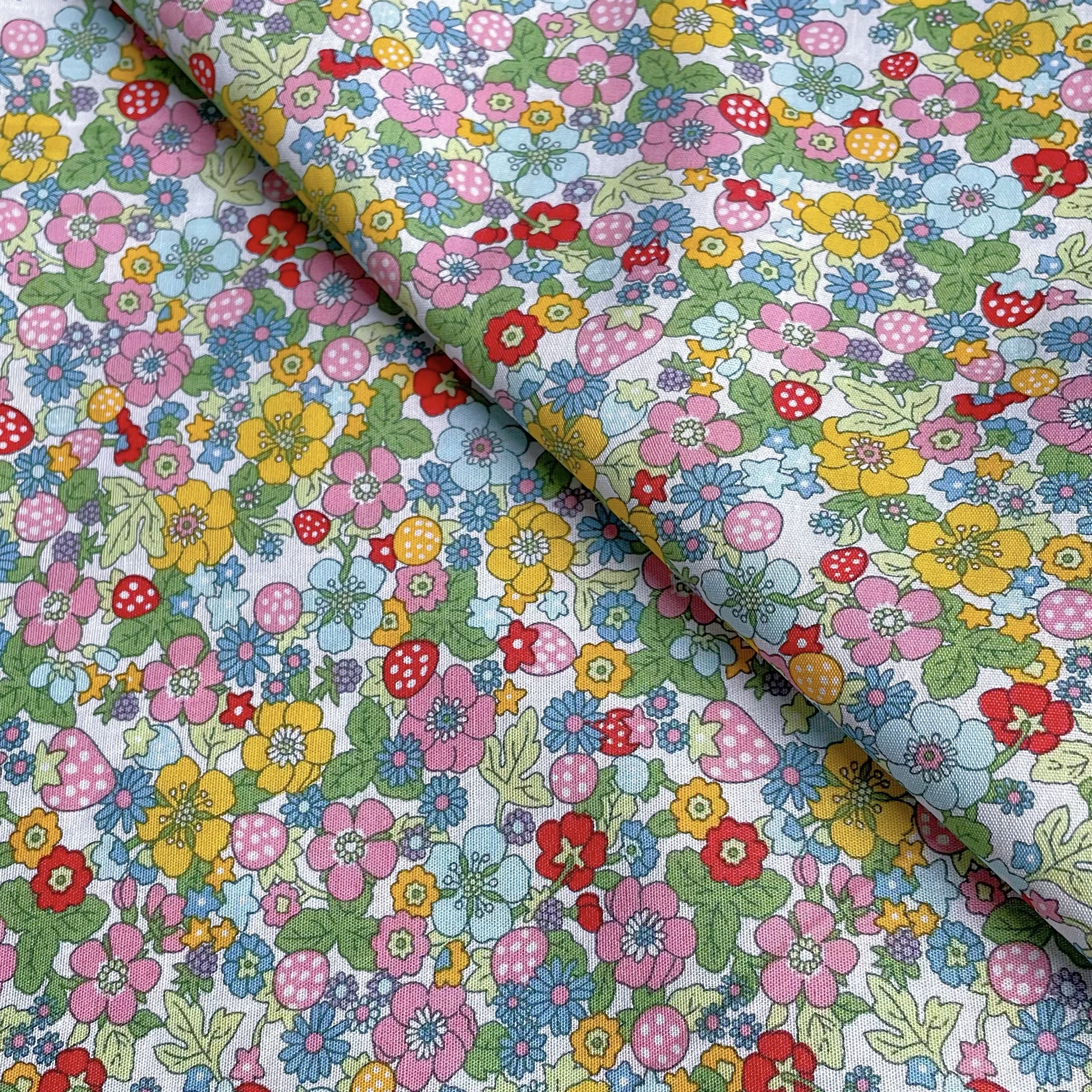 Tecido de morango liberdade com impressão digital, Design original para pano de costura e vestidos, saia e crianças, Fruit Grove, 100% algodão, 40S