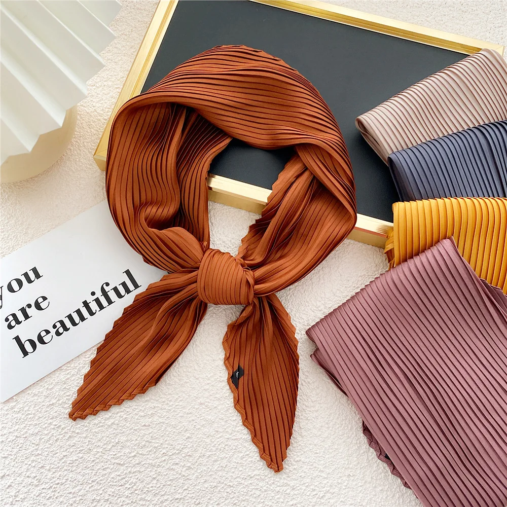 Bufandas cuadradas de seda de lujo para mujer, bufanda plisada a la moda, hiyab musulmán, pañuelo para el cuello para mujer, bufanda para el pelo arrugada