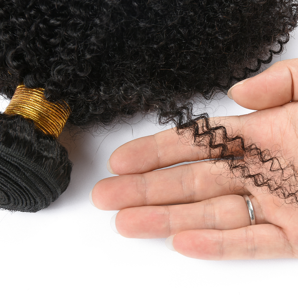 Mongohianショートカーリーヘアロット、100% 人間の髪の毛、絹のようなレミーの髪の波、8-28インチ、1個、3個、ロットあたり4個