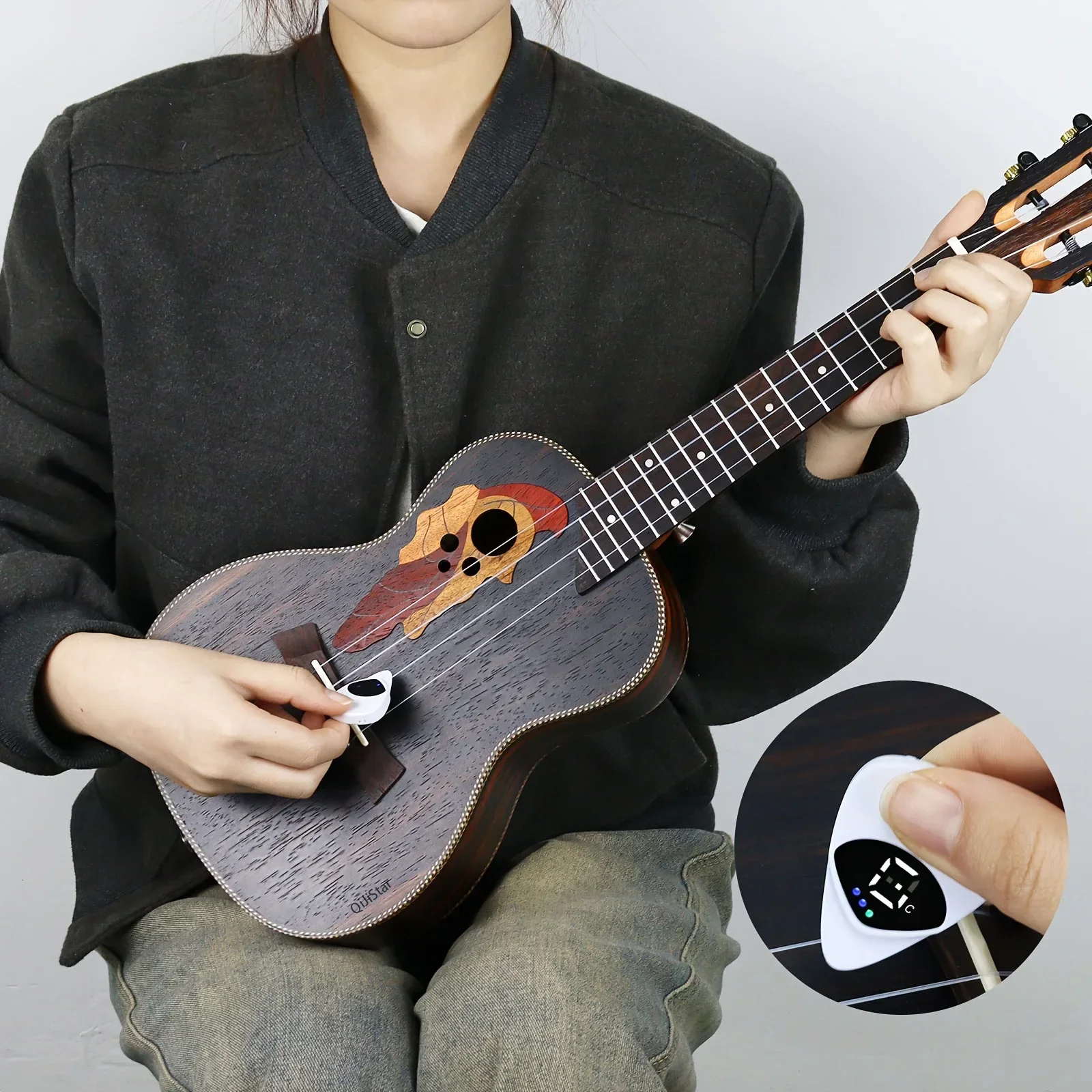 2-in-1 Guitar Pick & Tuner Portable Multi-Purpose Pitch Calibrator for Folk Guitars and Ukuleles 12-Tone Equal Temperament
