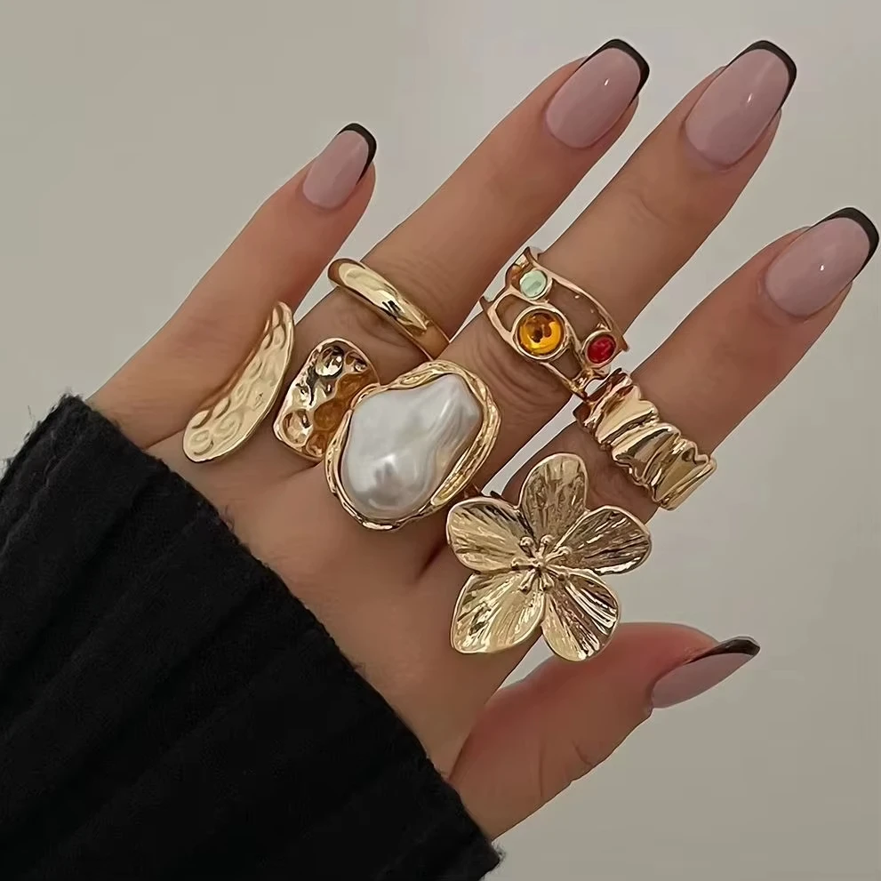 Nuovo anello aperto con fiore irregolare in metallo per accessori per gioielli con anello di perle imitazione elegante da donna