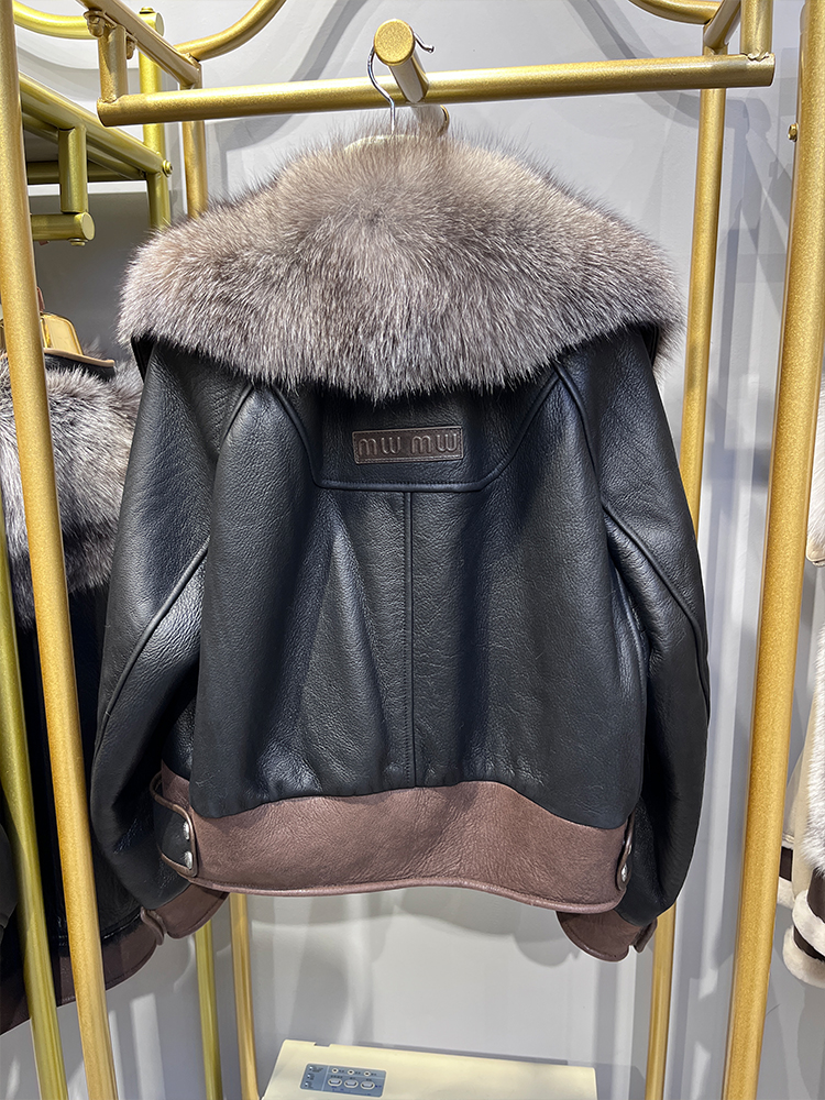 女性用本革ジャケット,天然メリノシープファーコート,本物のキツネの毛皮の襟,厚くて豪華な,暖かい冬,2024