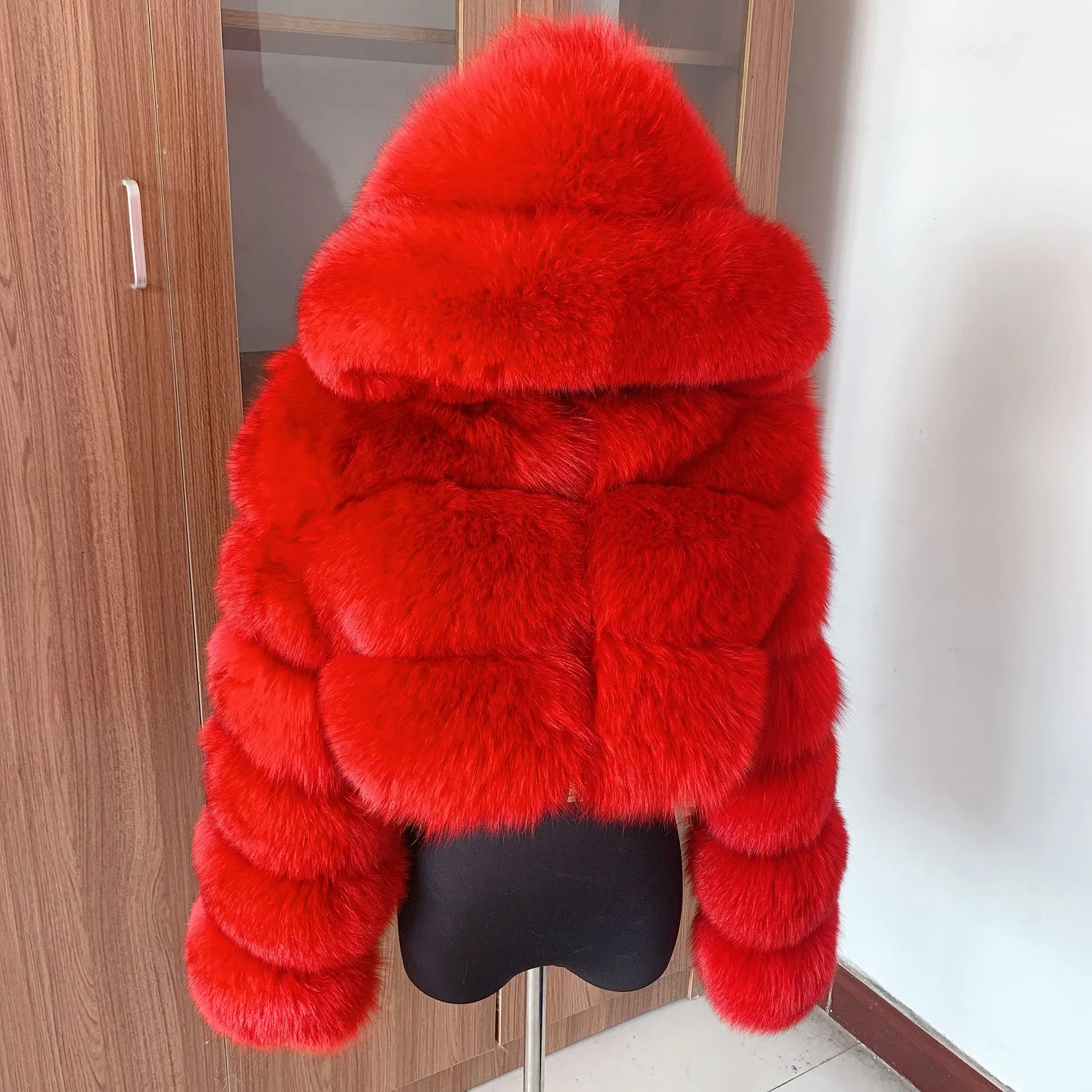 2023 o mais popular casaco de pele real curto com capuz feminino quente no inverno real pele de raposa 3 fileiras casaco curto pele de guaxinim com capuz jaqueta