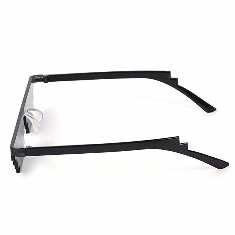 1PC ใหม่โมเสคแว่นตากันแดด Trick ของเล่น Thug Life แว่นตาจัดการกับแว่นตาพิกเซลสีดําโมเสคแว่นตากันแดด Cool Jokes ของเล่นตลก