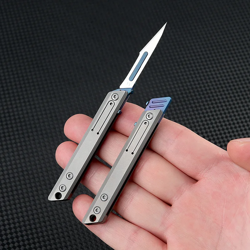 Nuevo Mini cuchillo quirúrgico plegable de aleación de titanio, cuchillo EDC portátil para acampar al aire libre, viene con 10 Uds de cuchillas gratis