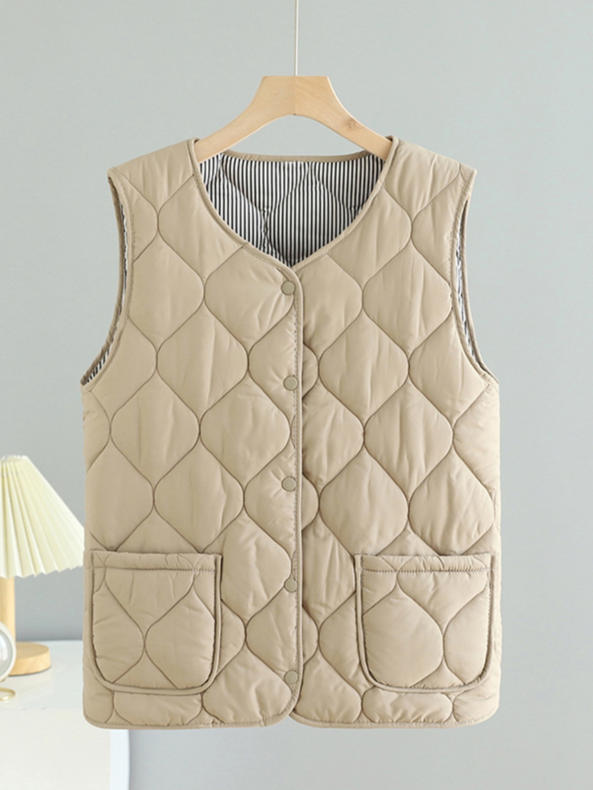 Lightweight down Cotton Vest Women's Inner Wear Short Sle V-Neck Single Button Closure Novel Polyester Fiber Mommy's Autu...