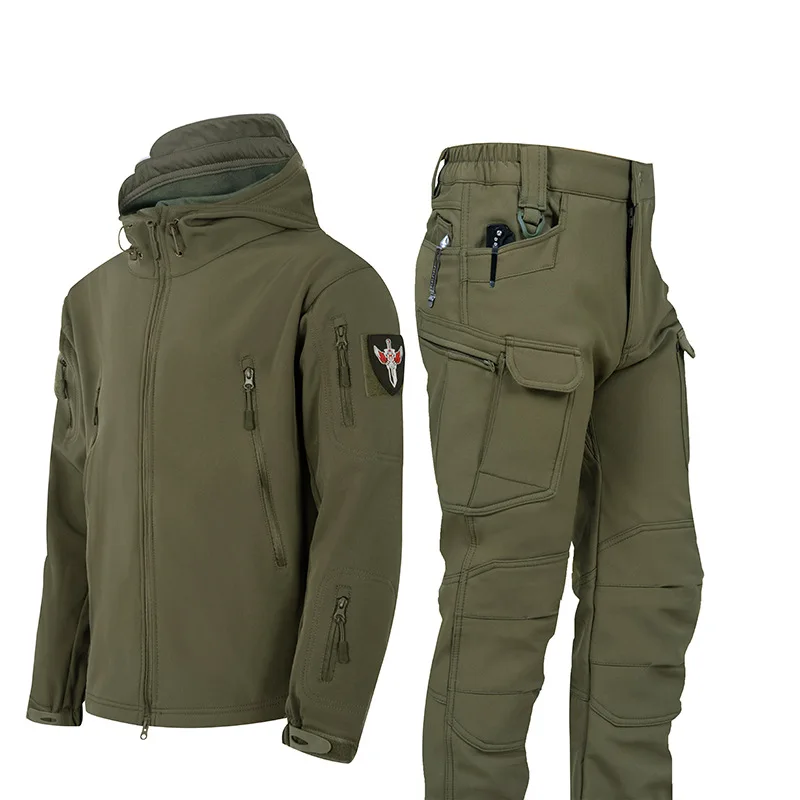 ผู้ชายฤดูหนาวเสื้อผ้า Soft Shell Windproof และกันน้ําเล่นสกีการล่าสัตว์ตกปลาขนสัตว์กํามะหยี่ชุดยุทธวิธี