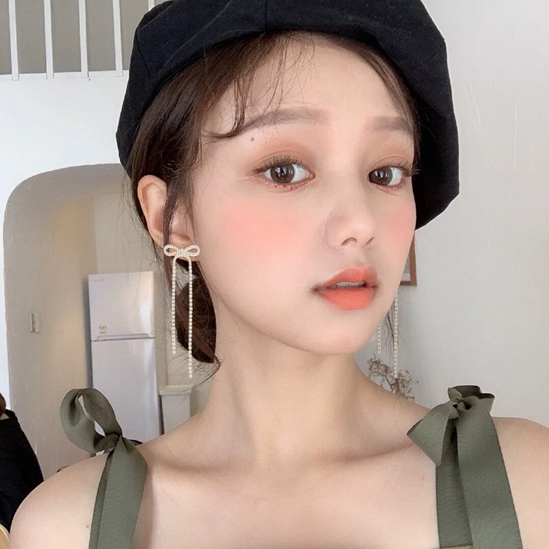 女性用ロングクリスタルボウタッセルイヤリング、925シルバー針、韓国ファッション、ラグジュアリーパールボウノット、ジュエリー、トレンド、2024