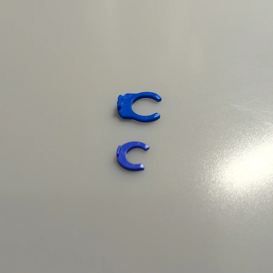 100Pcs 1/4 "3/8" ODท่อPEท่อสีฟ้าคลิปC-Ringท่อQuickเชื่อมต่อAquarium ROระบบReverse Osmosis
